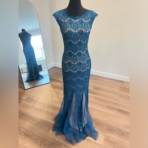 Betsy adam size 2 Teal lace gown with nude underlay